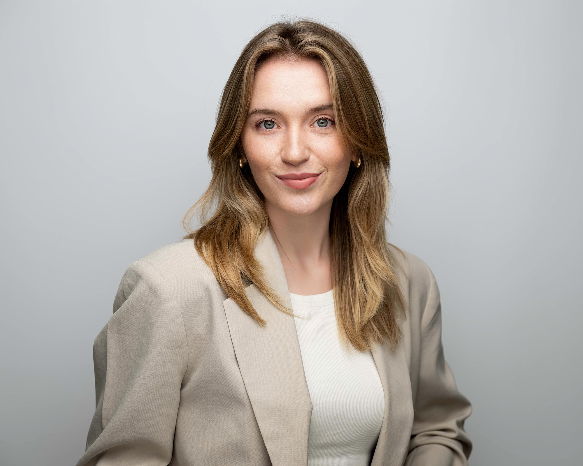 Headshot Lounge Sample Images